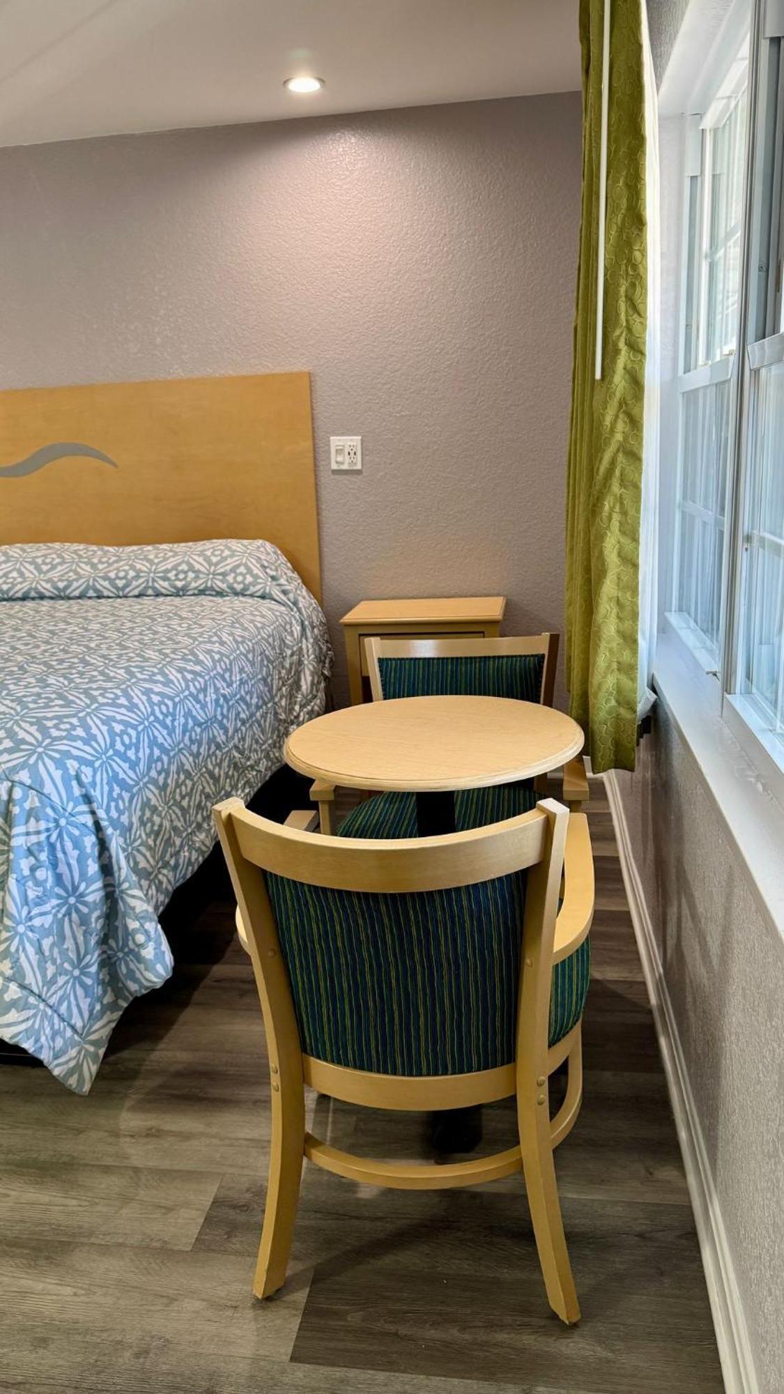 Motel Chisholm's Motor 3*