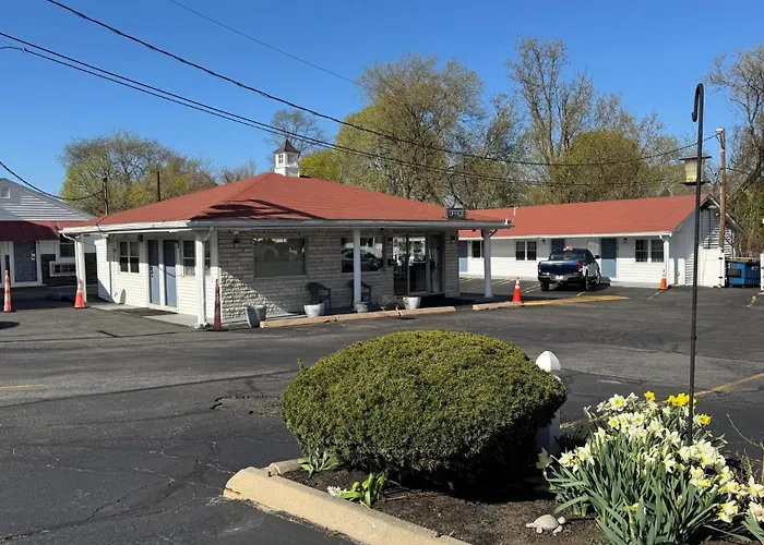 Chisholm\'S Motor Inn