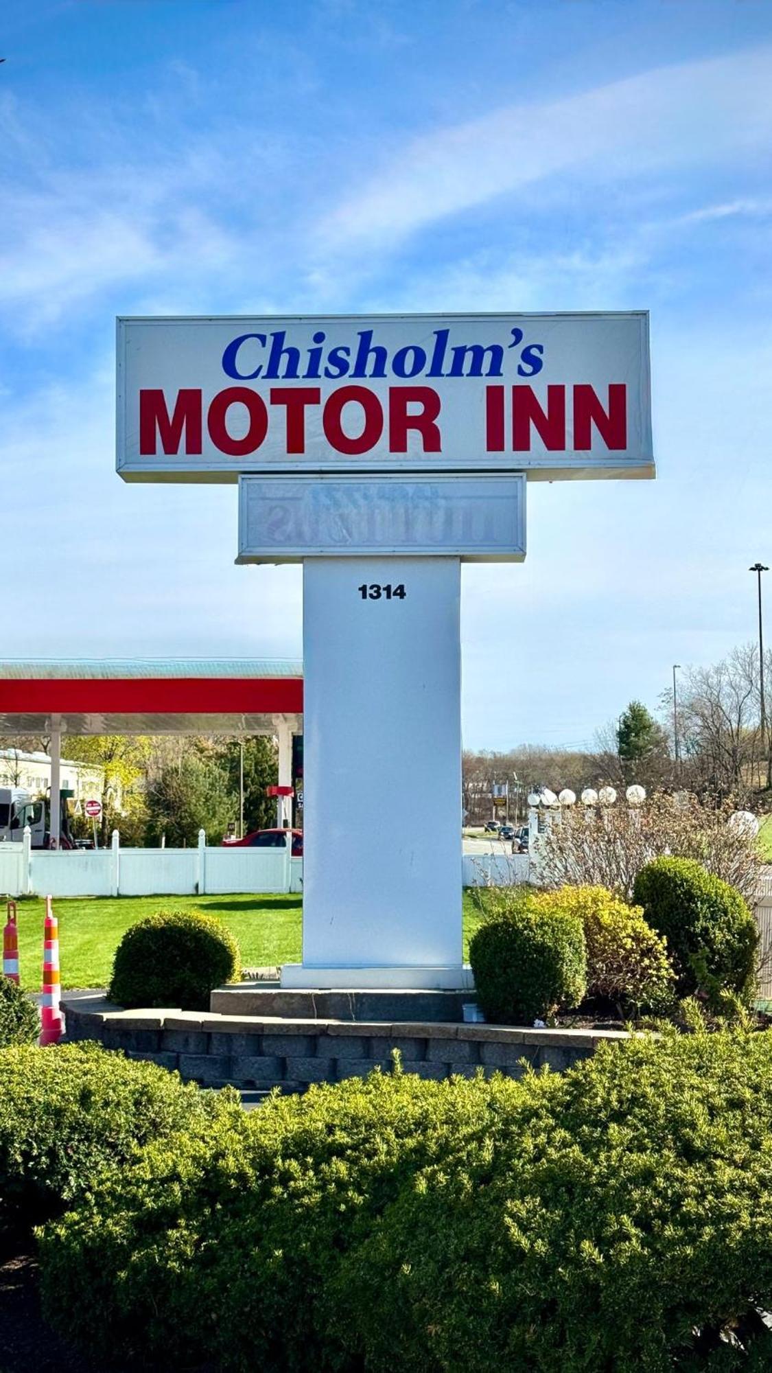 Chisholm's Motor Motel Saugus